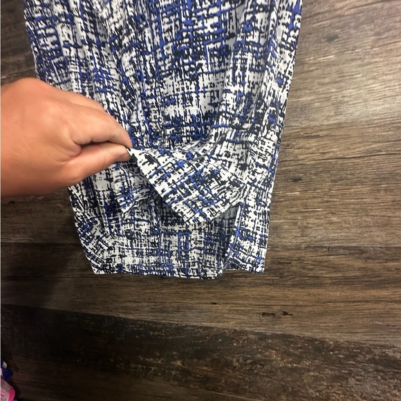 ANTONIO MELANI 100% Silk Abstract Blue White and Black Blouse Tank - Picture 4 of 10